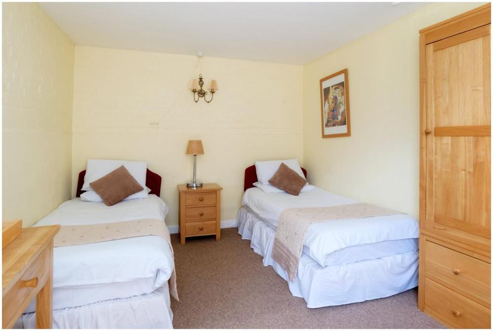 Kingfisher Barn Bed & Breakfast Abingdon-on-Thames ภายนอก รูปภาพ