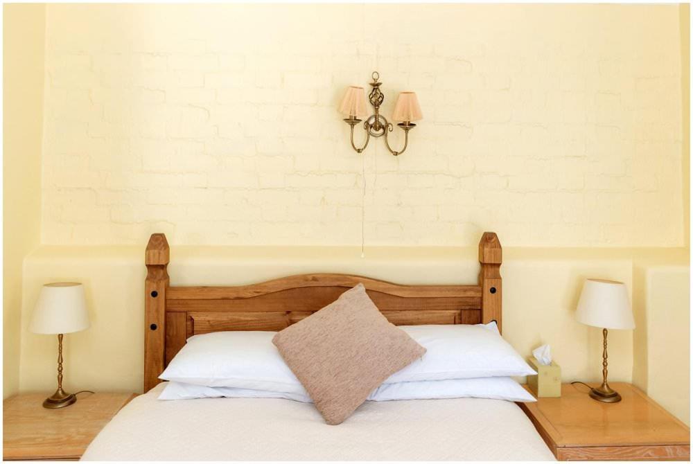 Kingfisher Barn Bed & Breakfast Abingdon-on-Thames ภายนอก รูปภาพ